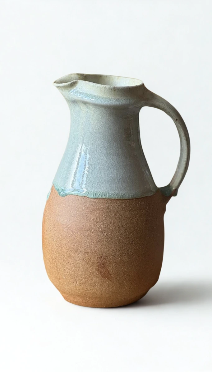 Jug by Lucia Ocejo